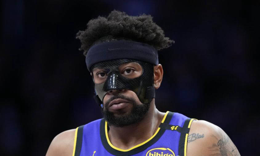 包含NBA巨星表现出色，球迷心中的偶像再次闪耀的词条