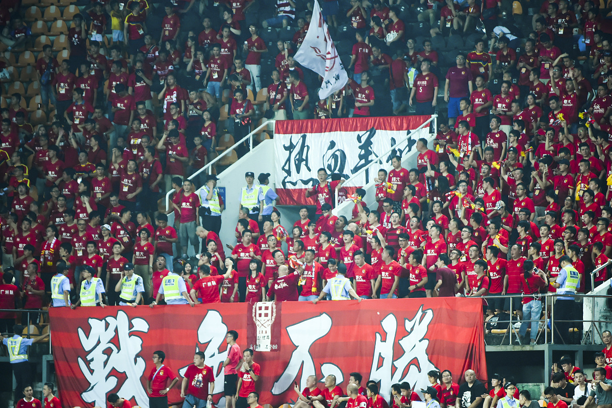 青岛队士气高昂，实力强劲连胜屹立不倒